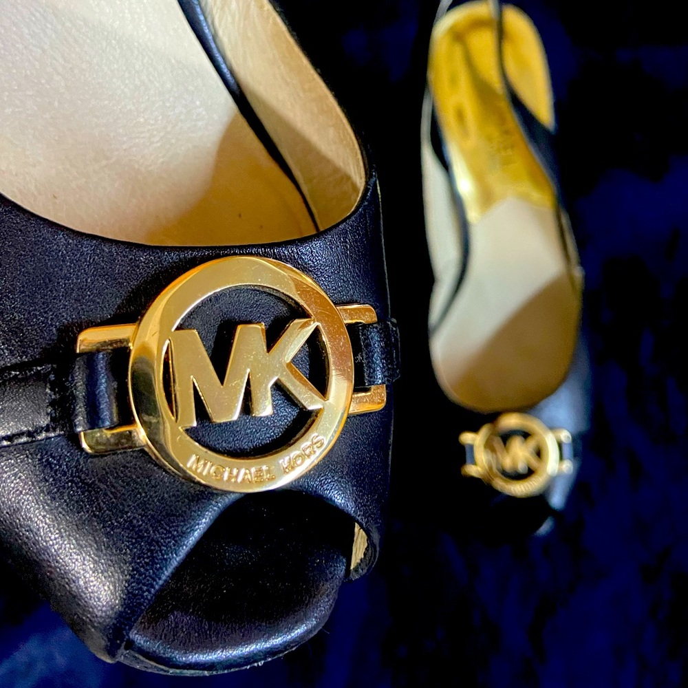 Michael Kors Mk heels wedge sling sandals peep open logo emblem black gold